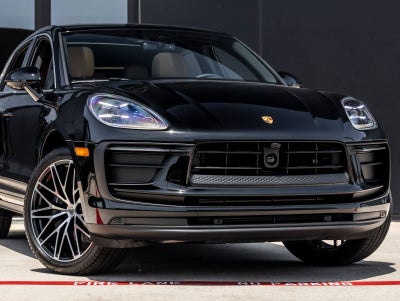 2026 Porsche Macan AWD