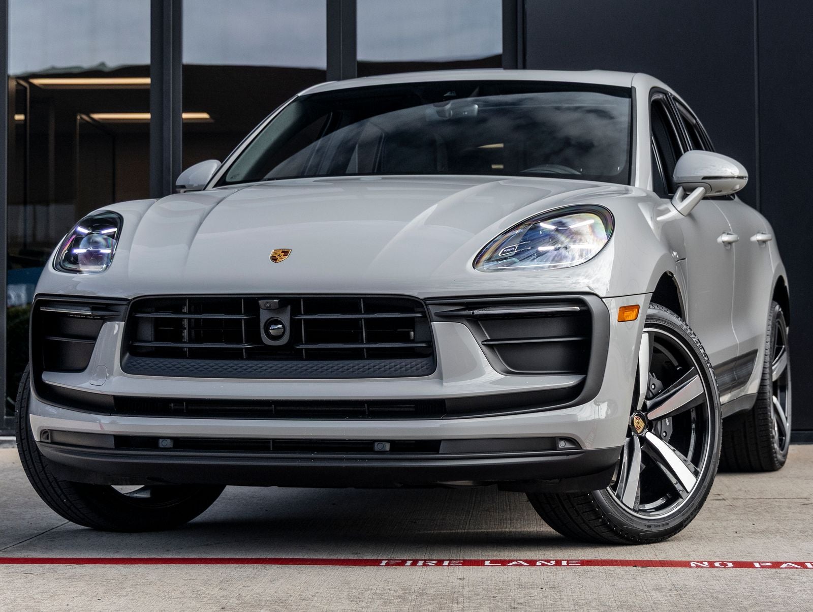 2026 Porsche Macan AWD