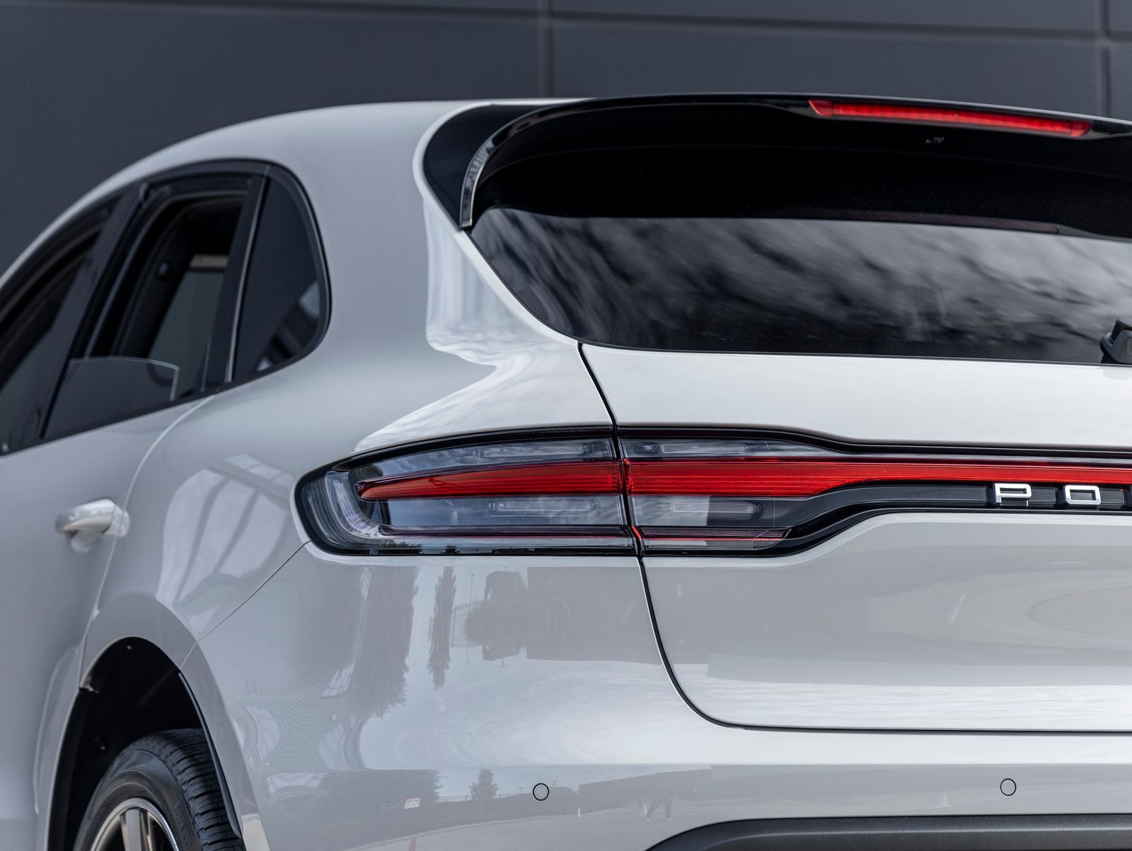 2026 Porsche Macan AWD