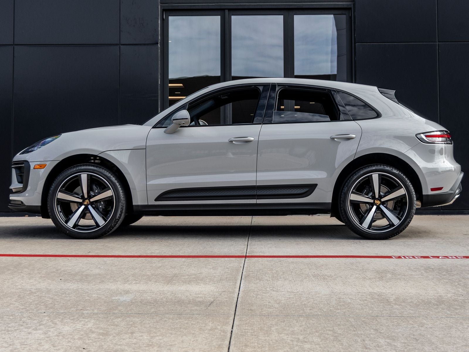 2026 Porsche Macan AWD