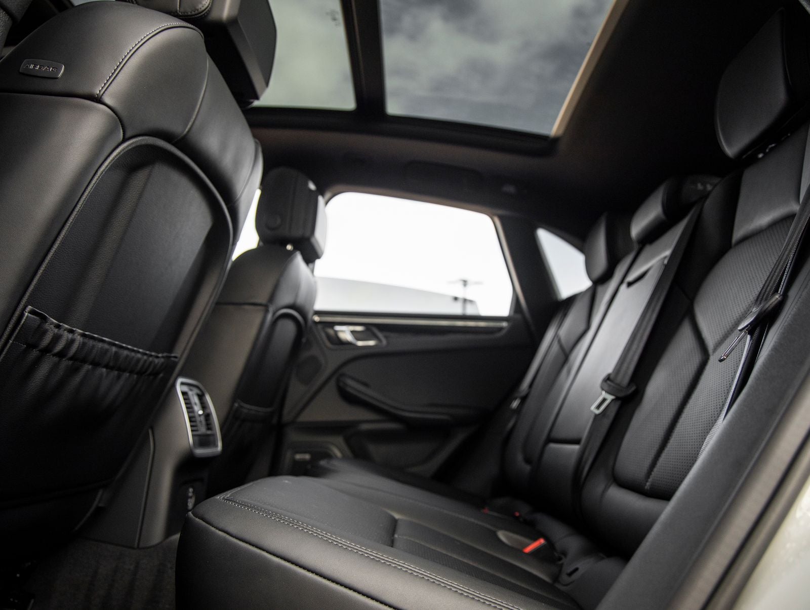 2026 Porsche Macan AWD