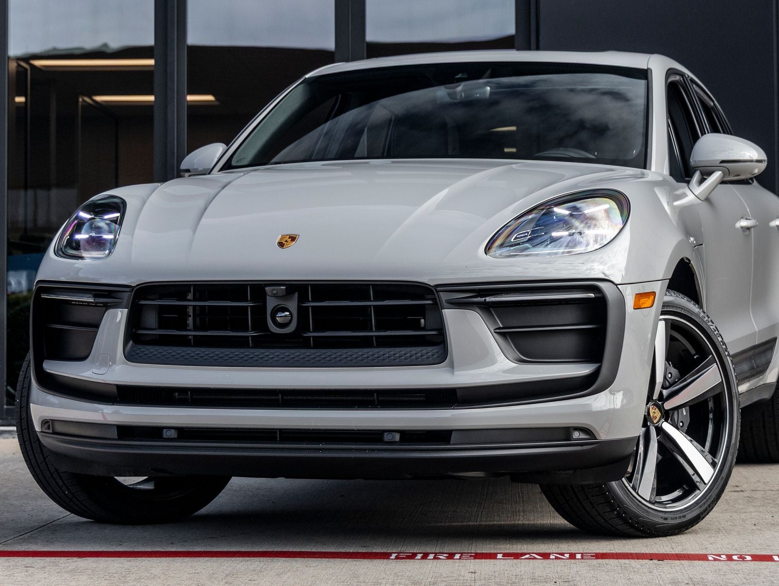 2026 Porsche Macan AWD