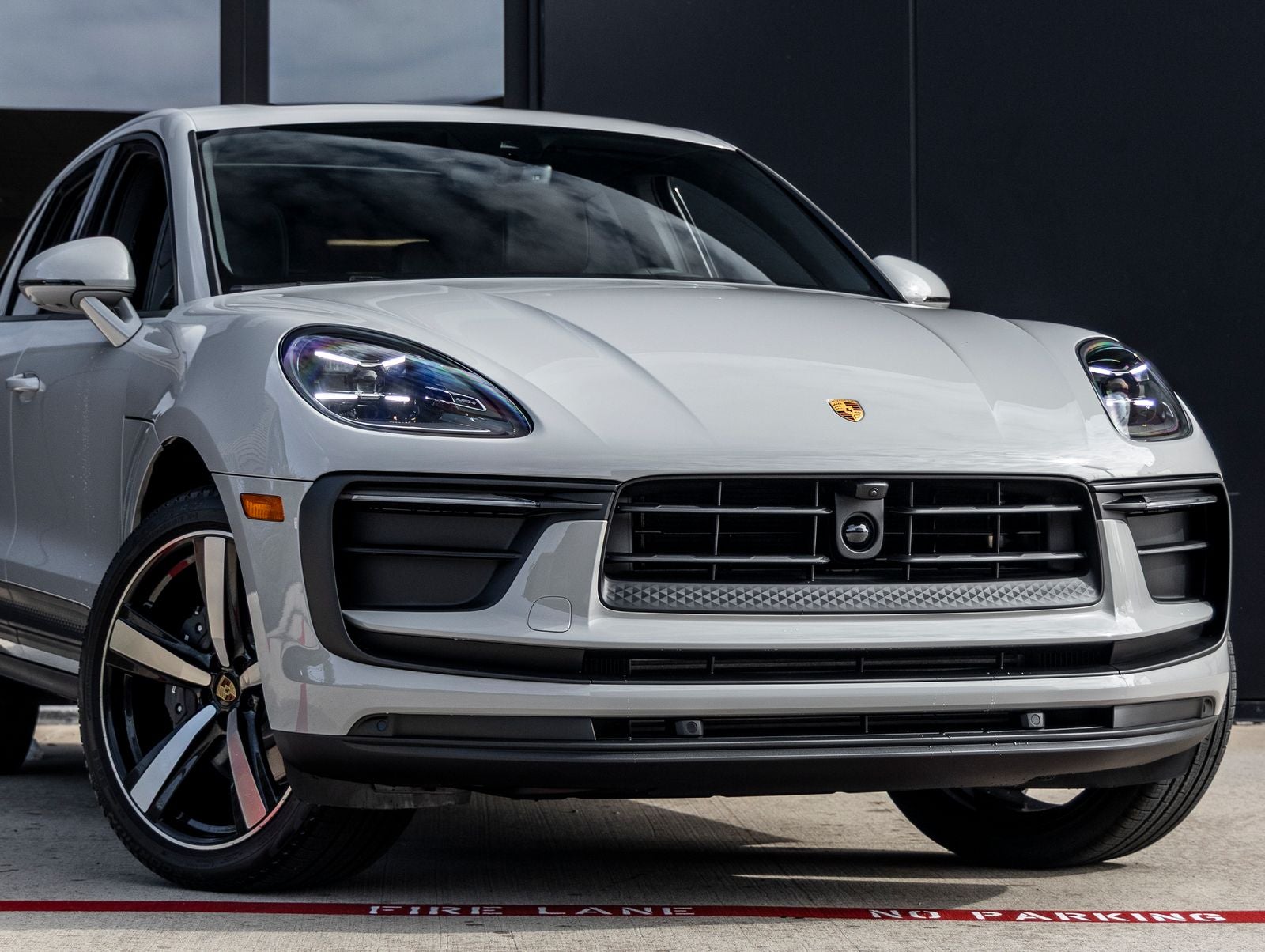 2026 Porsche Macan AWD