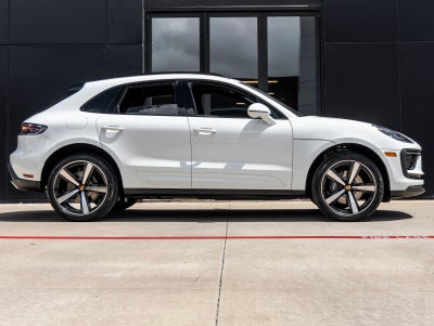 2026 Porsche Macan AWD