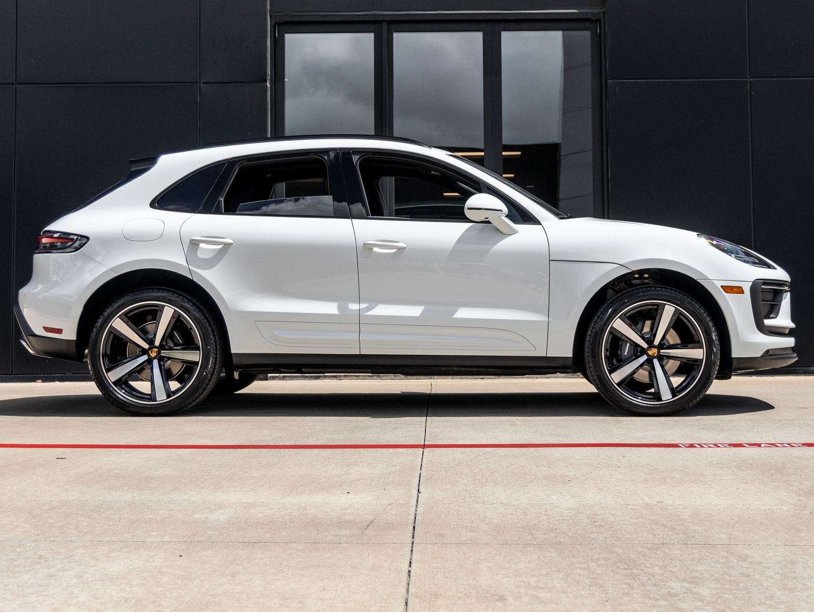 2026 Porsche Macan AWD