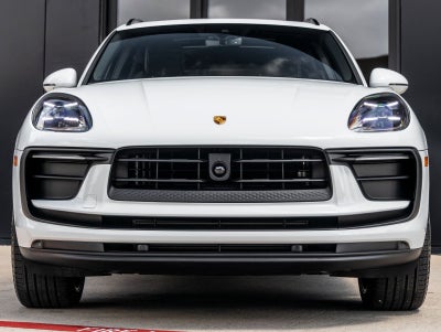 2026 Porsche Macan AWD