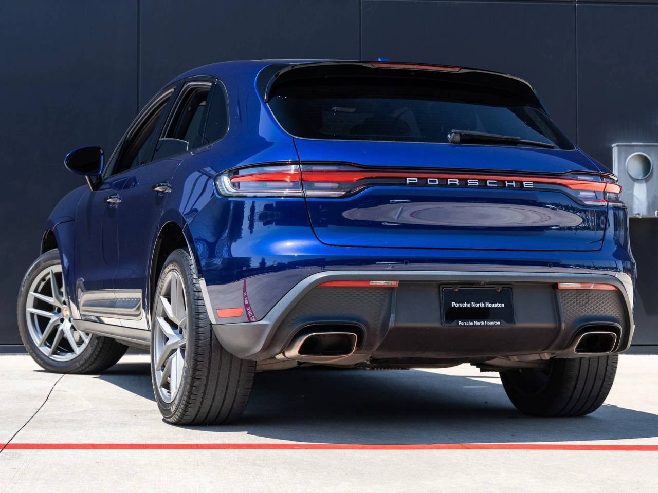 2022 Porsche Macan AWD