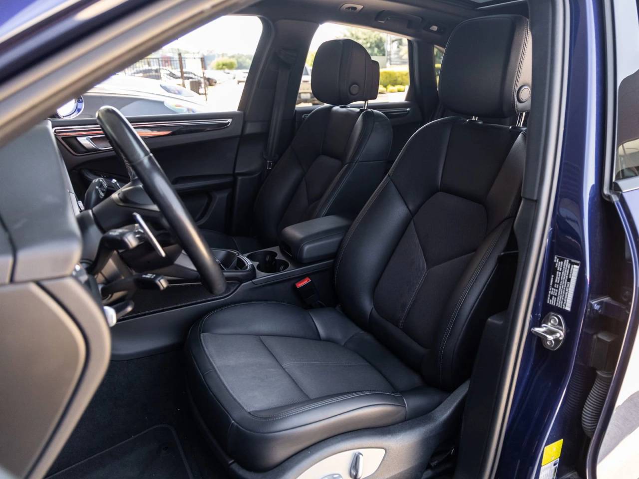 2022 Porsche Macan AWD