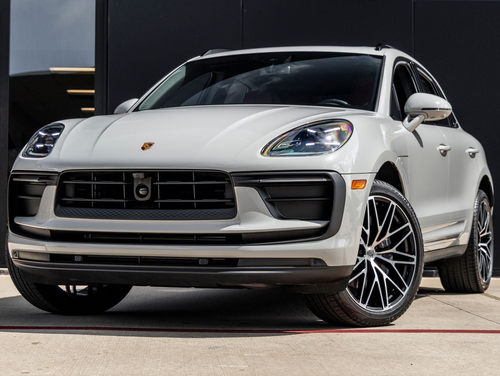 2025 Porsche Macan Base