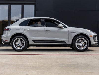 2025 Porsche Macan AWD