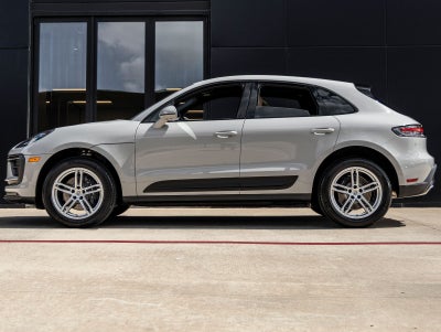 2025 Porsche Macan AWD