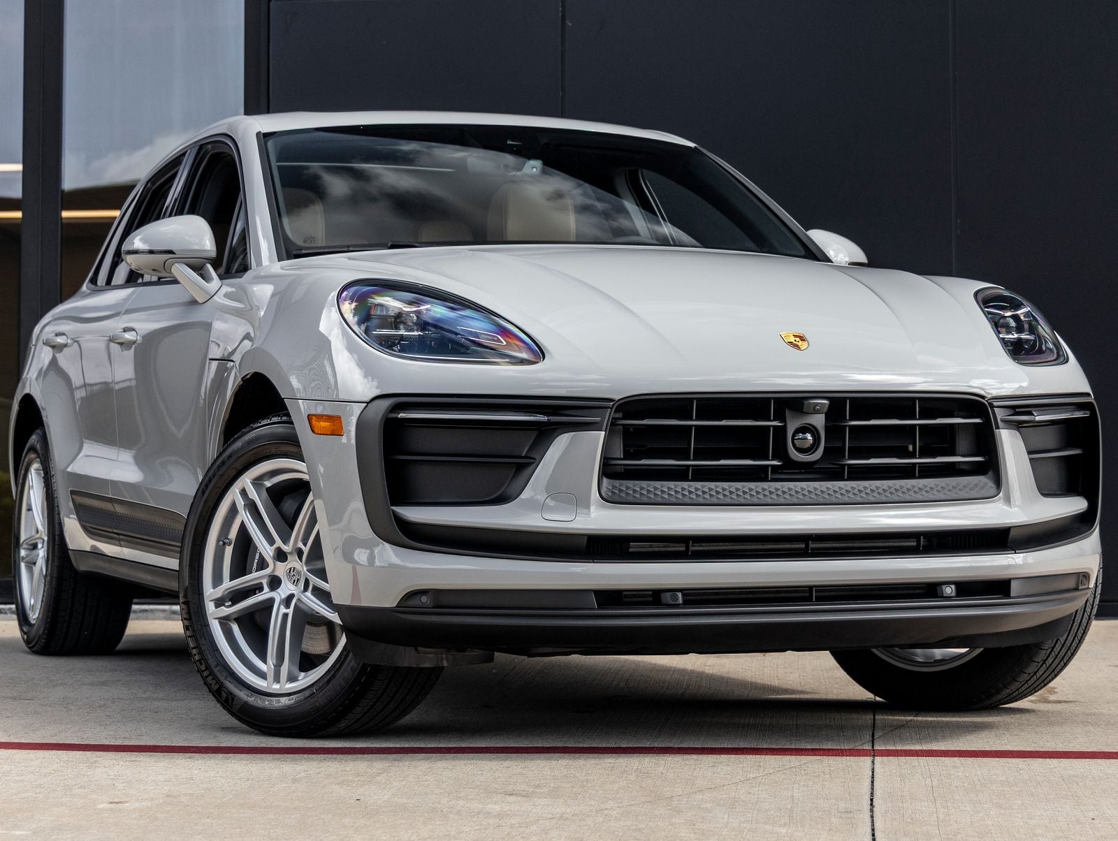 2025 Porsche Macan AWD