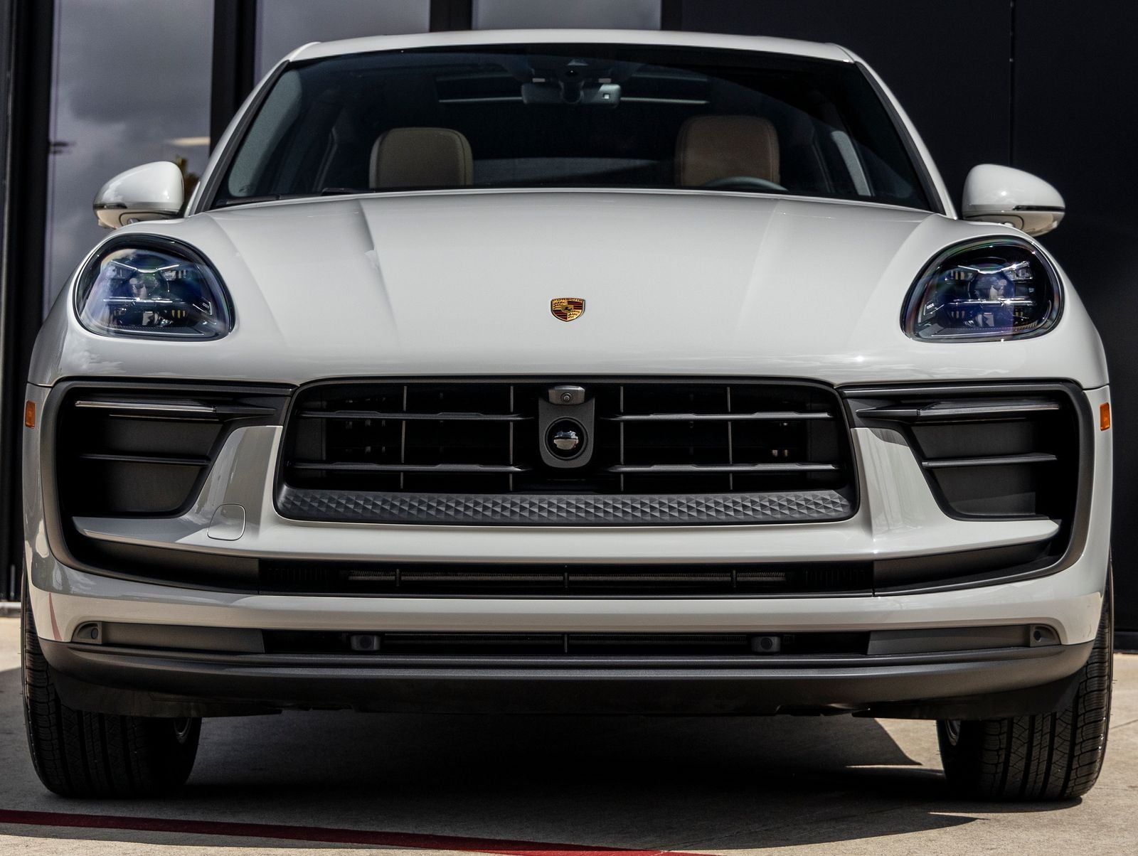 2025 Porsche Macan AWD