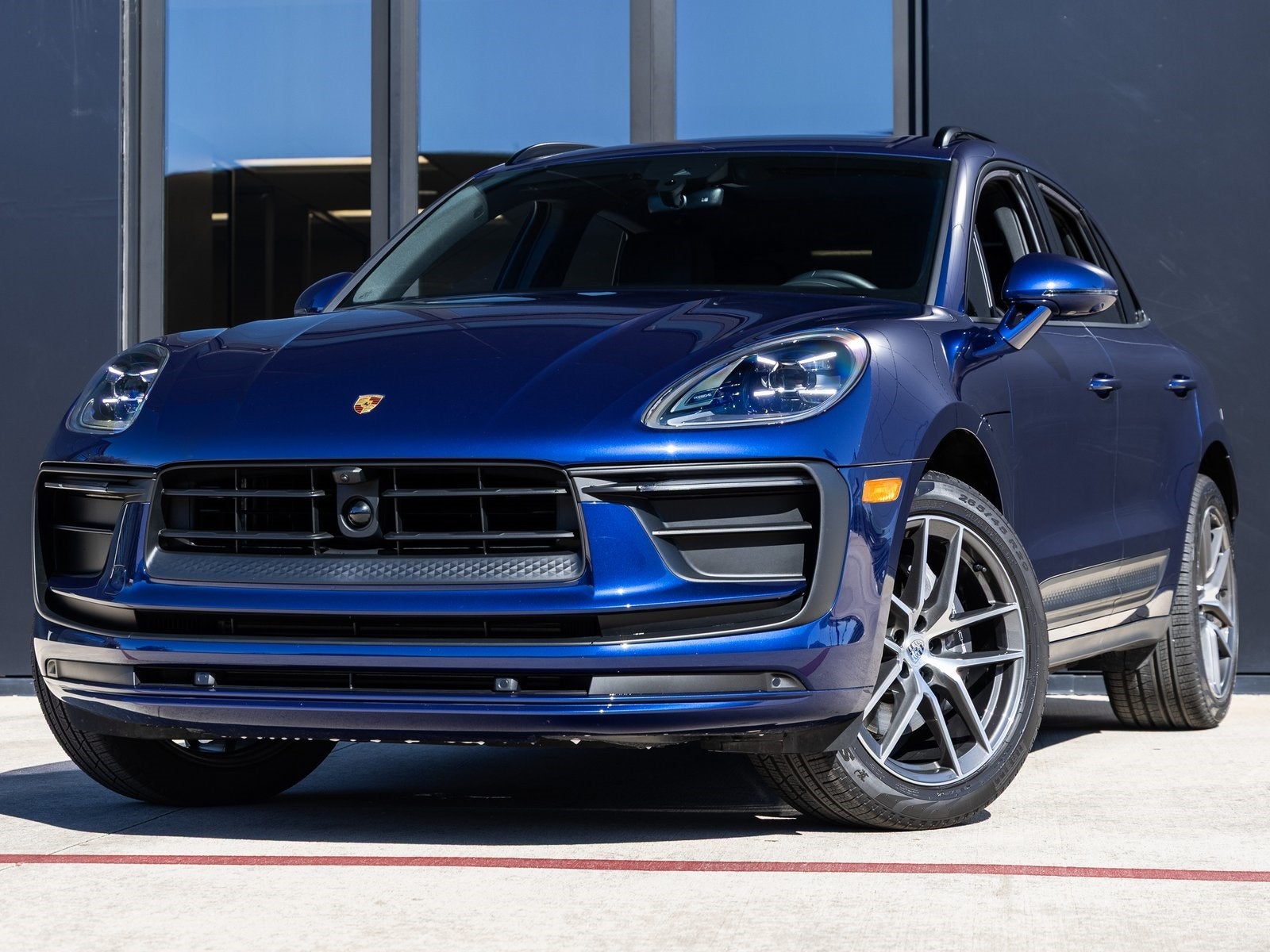 2025 Porsche Macan Base