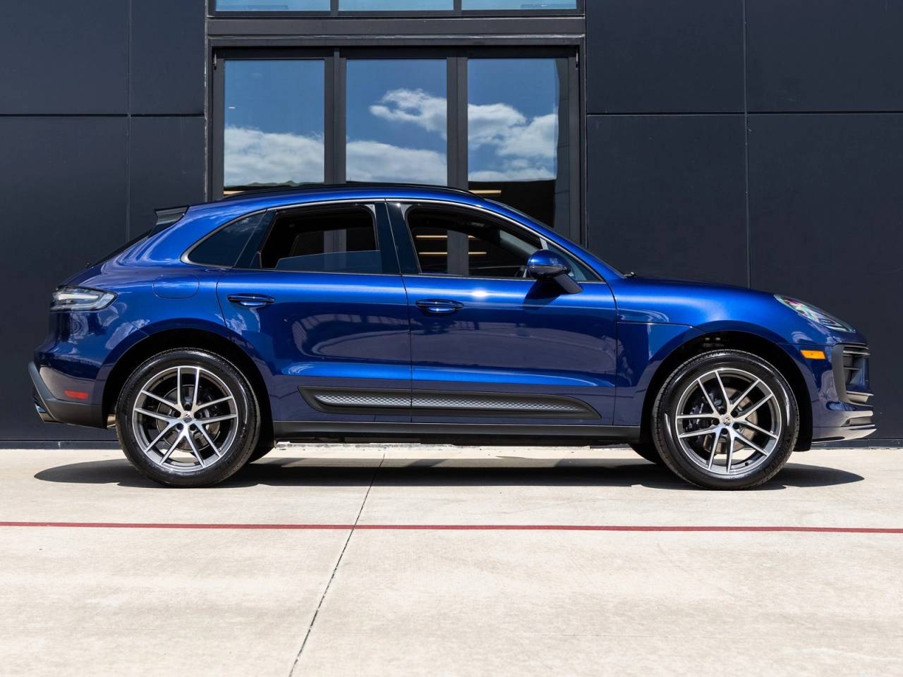 2026 Porsche Macan AWD