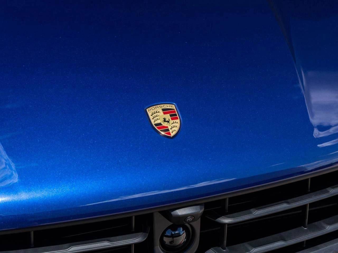 2026 Porsche Macan AWD
