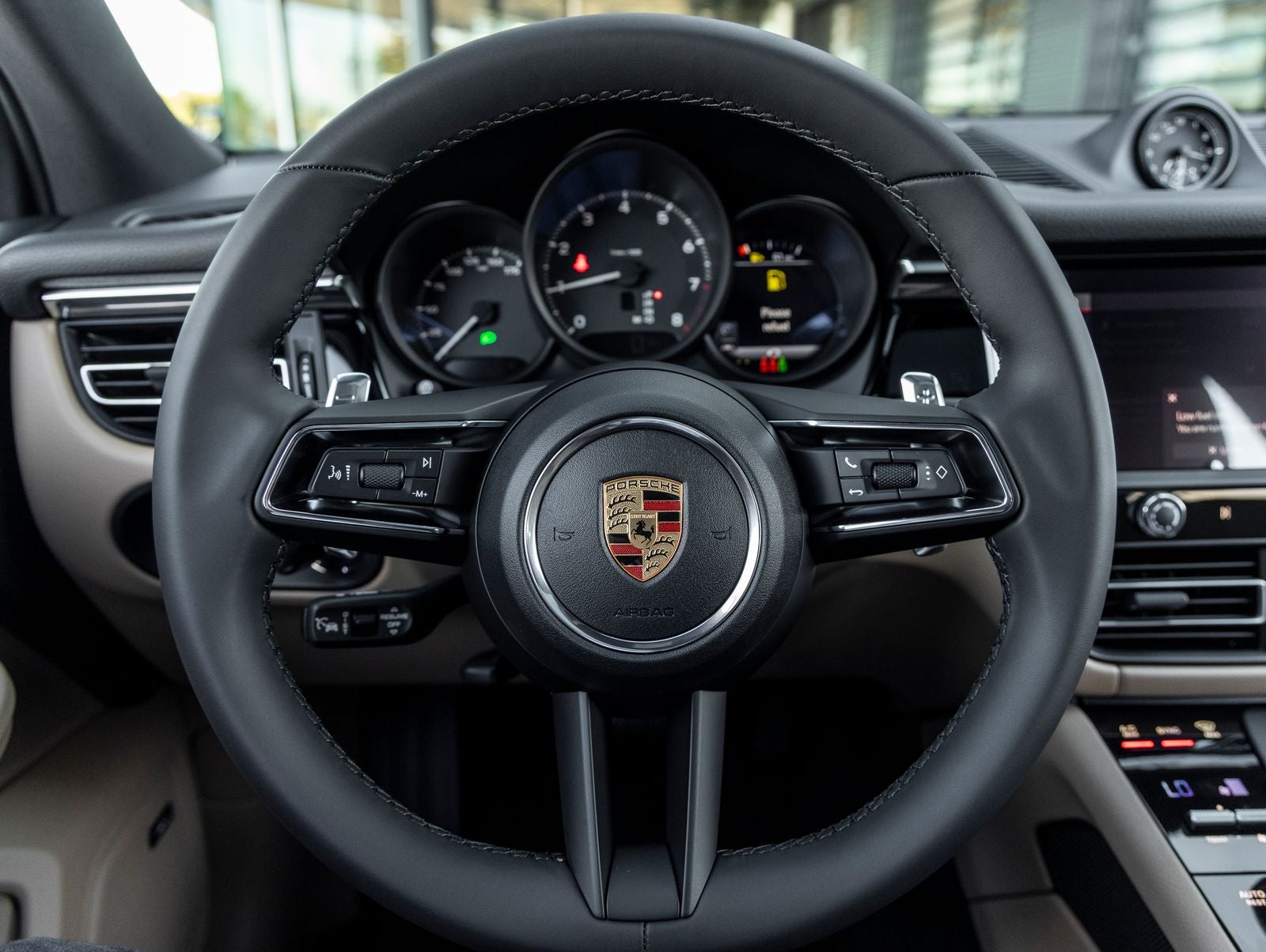 2026 Porsche Macan Base