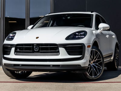 2026 Porsche Macan AWD