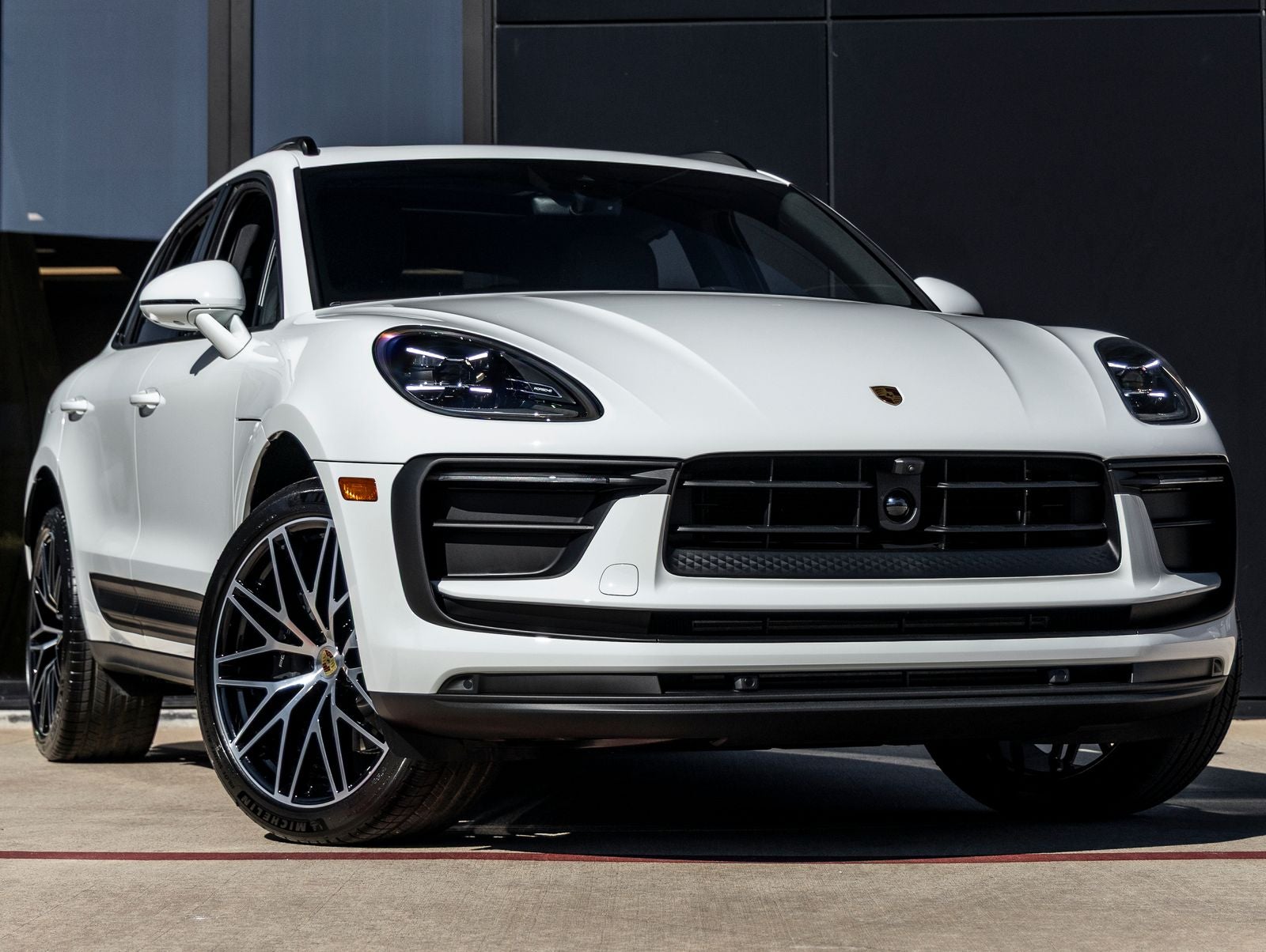 2026 Porsche Macan AWD