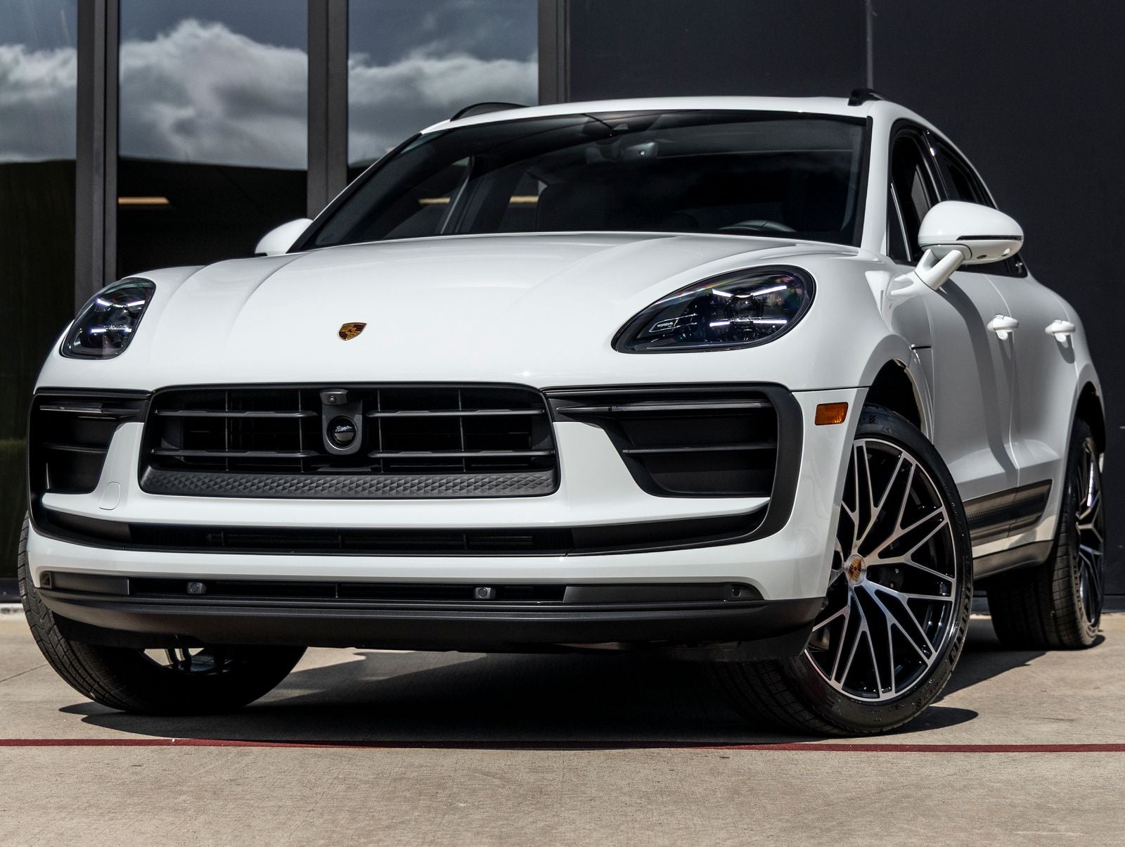 2026 Porsche Macan Base