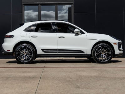 2026 Porsche Macan Base
