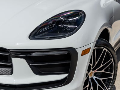 2026 Porsche Macan Base