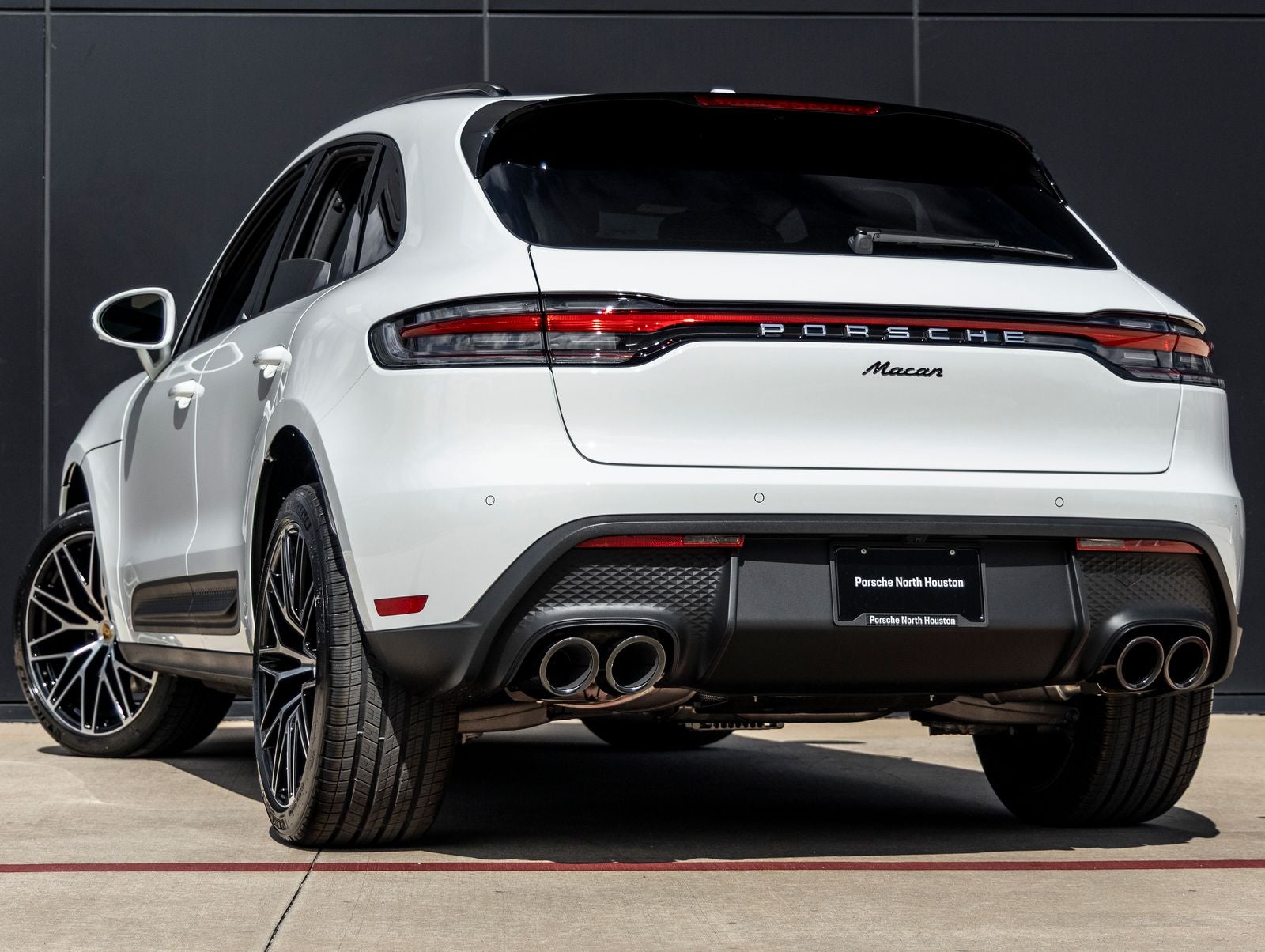 2026 Porsche Macan Base