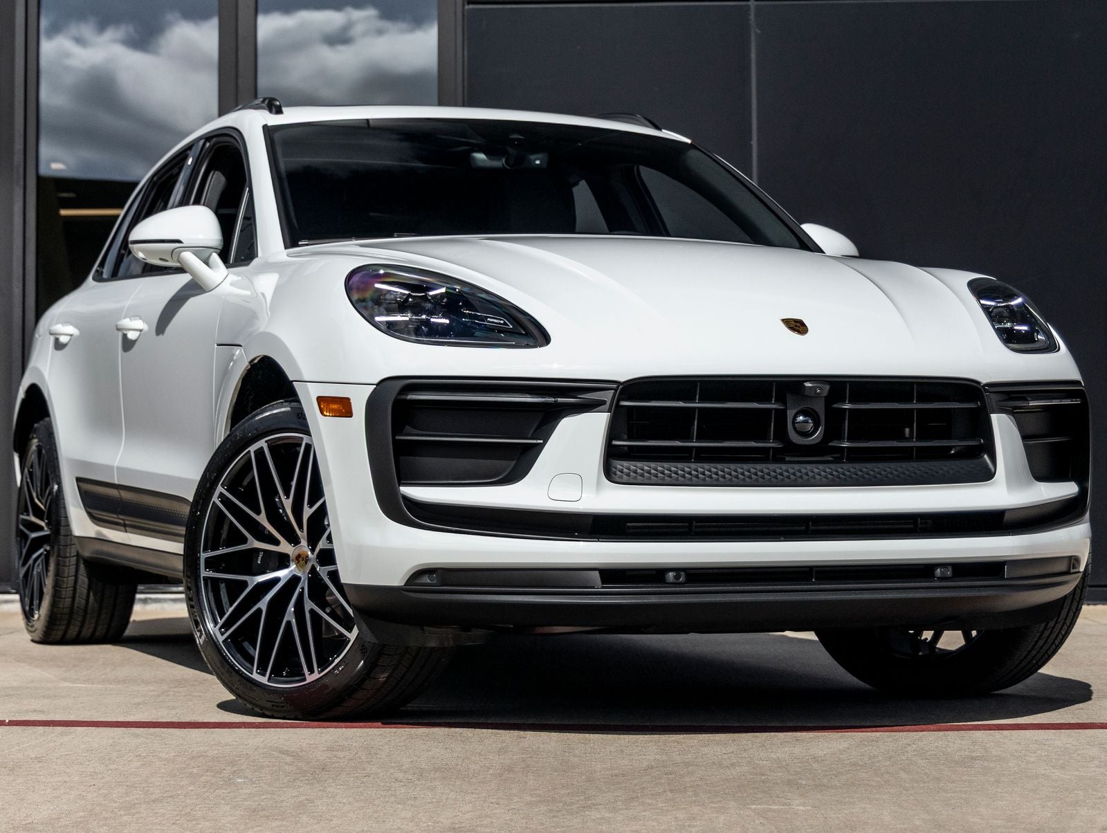 2026 Porsche Macan Base