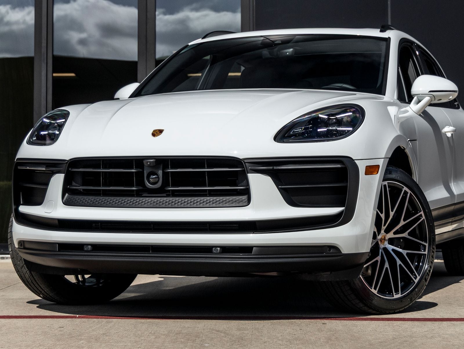 2026 Porsche Macan Base