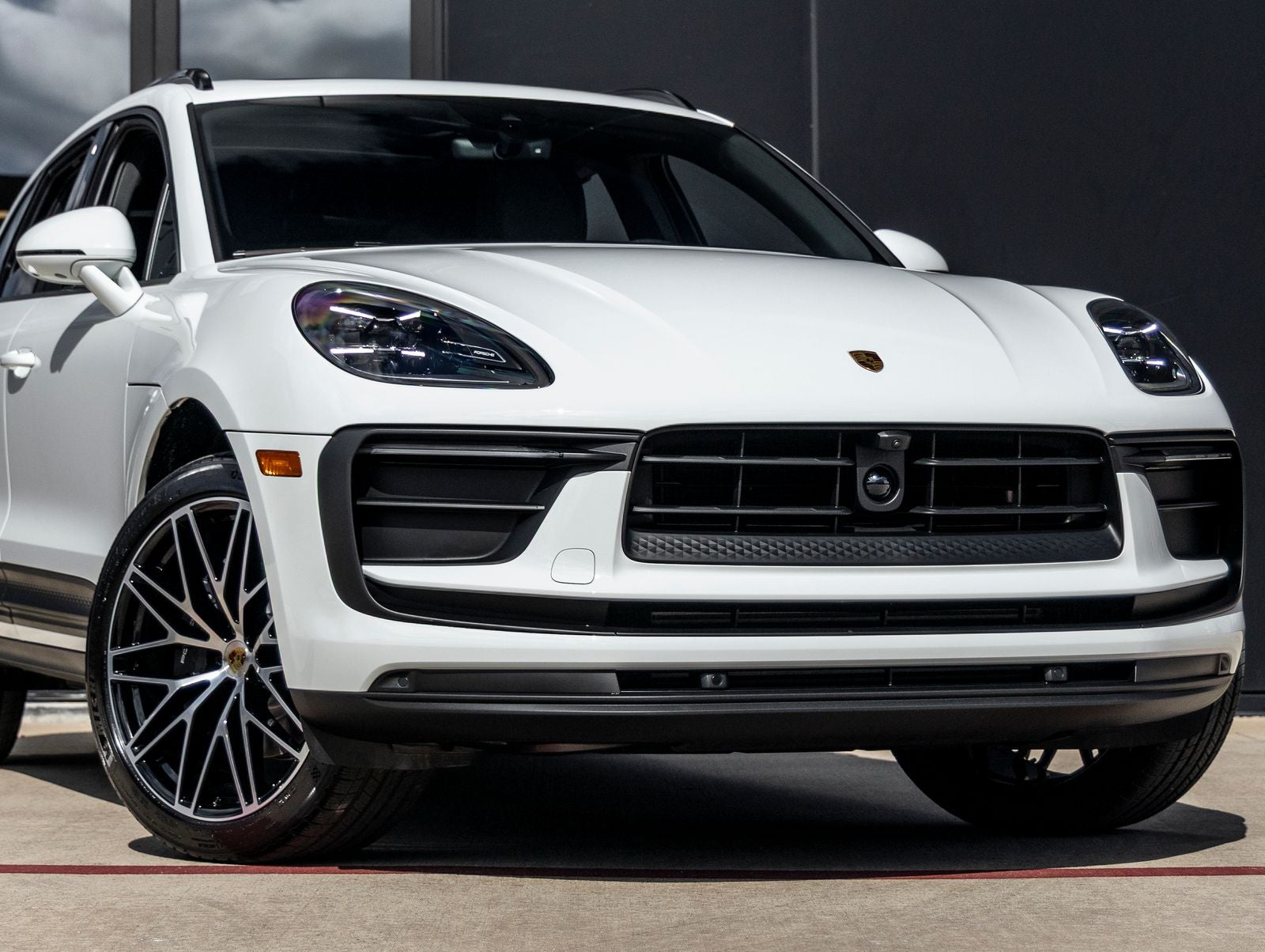 2026 Porsche Macan Base