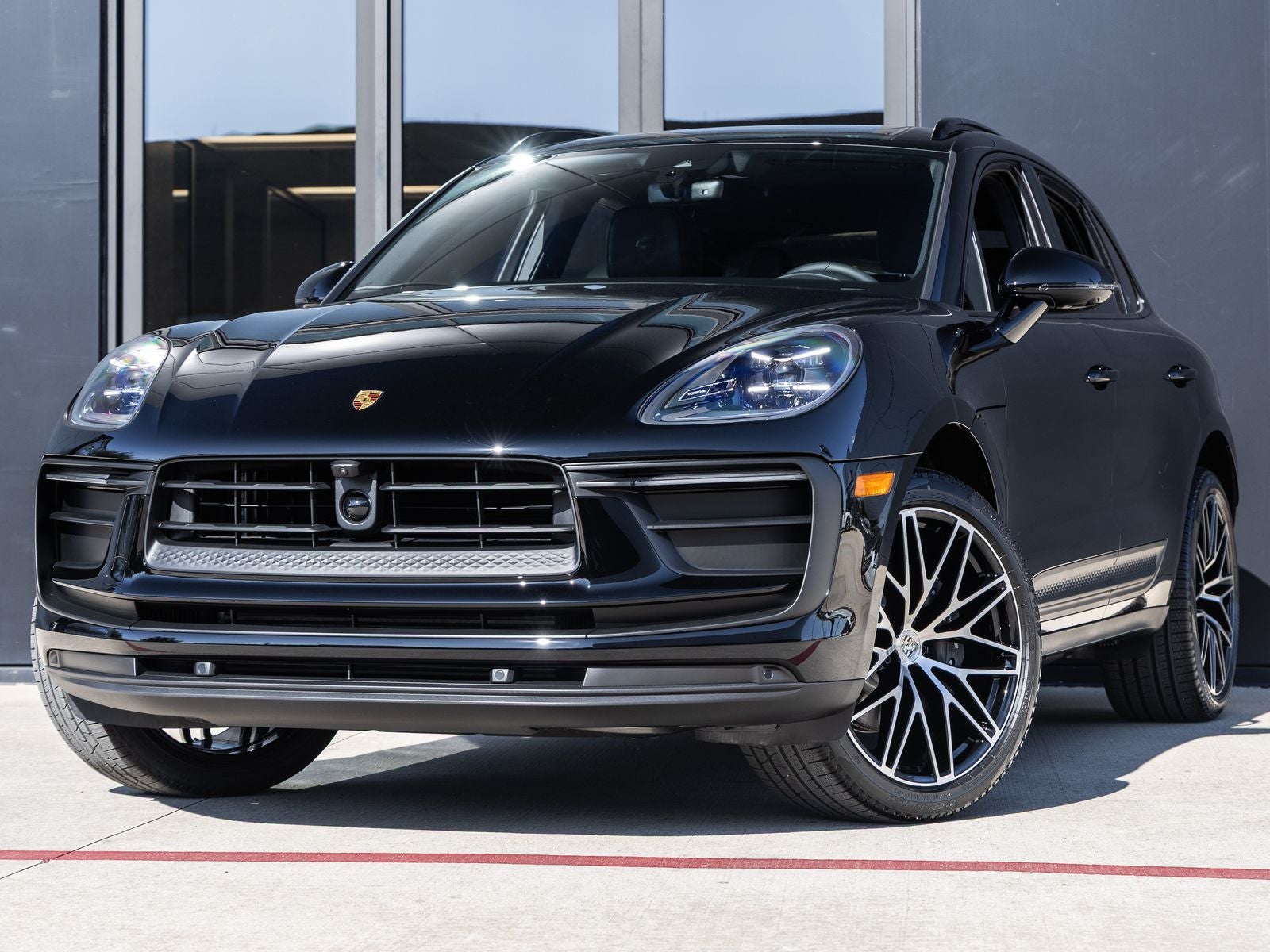 2026 Porsche Macan -'s photo