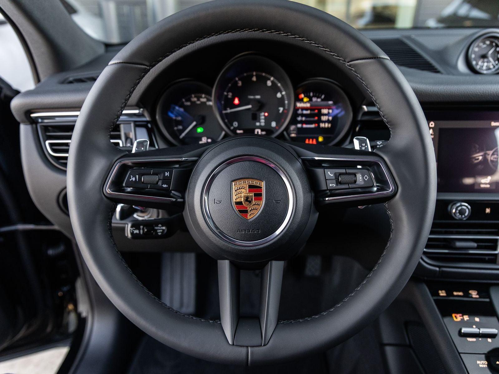 2026 Porsche Macan AWD