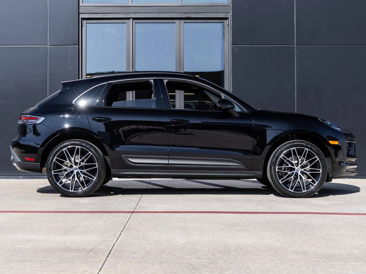 2026 Porsche Macan AWD