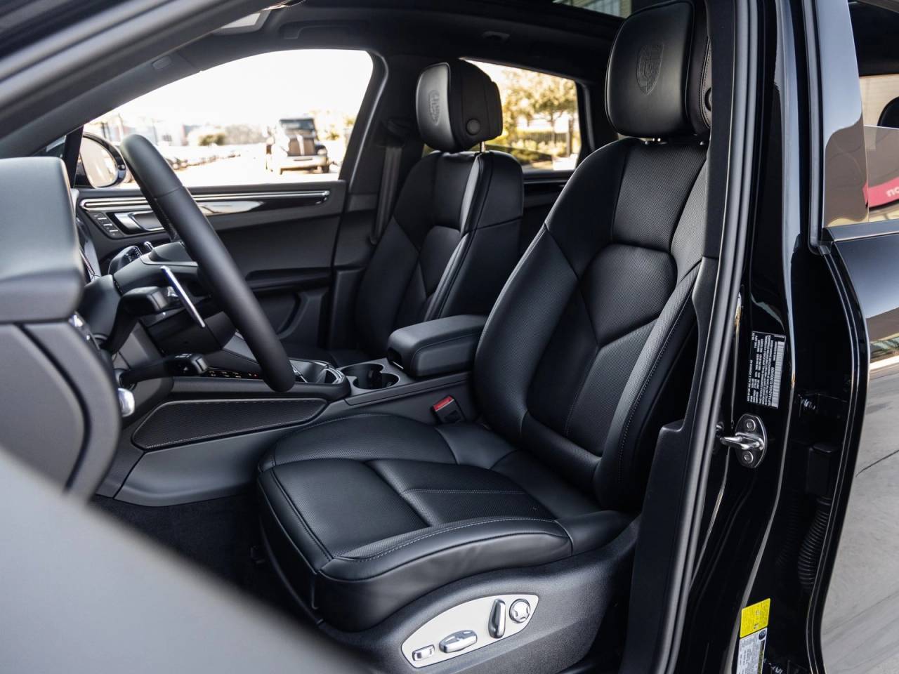 2026 Porsche Macan AWD