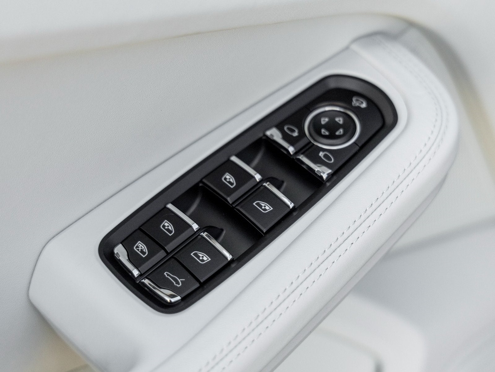 2026 Porsche Macan Macan T