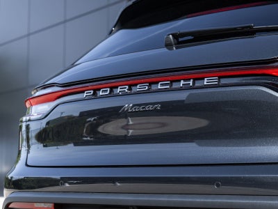 2026 Porsche Macan AWD