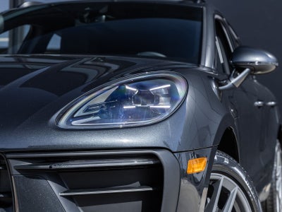 2026 Porsche Macan AWD