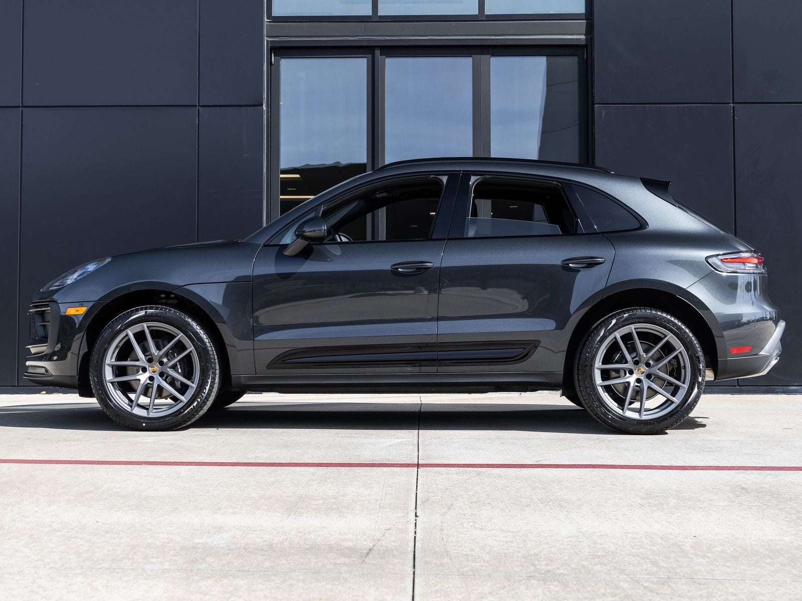2026 Porsche Macan AWD
