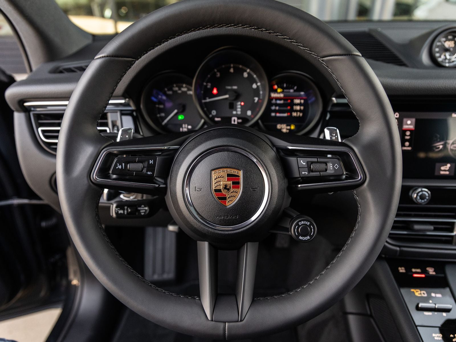 2026 Porsche Macan AWD