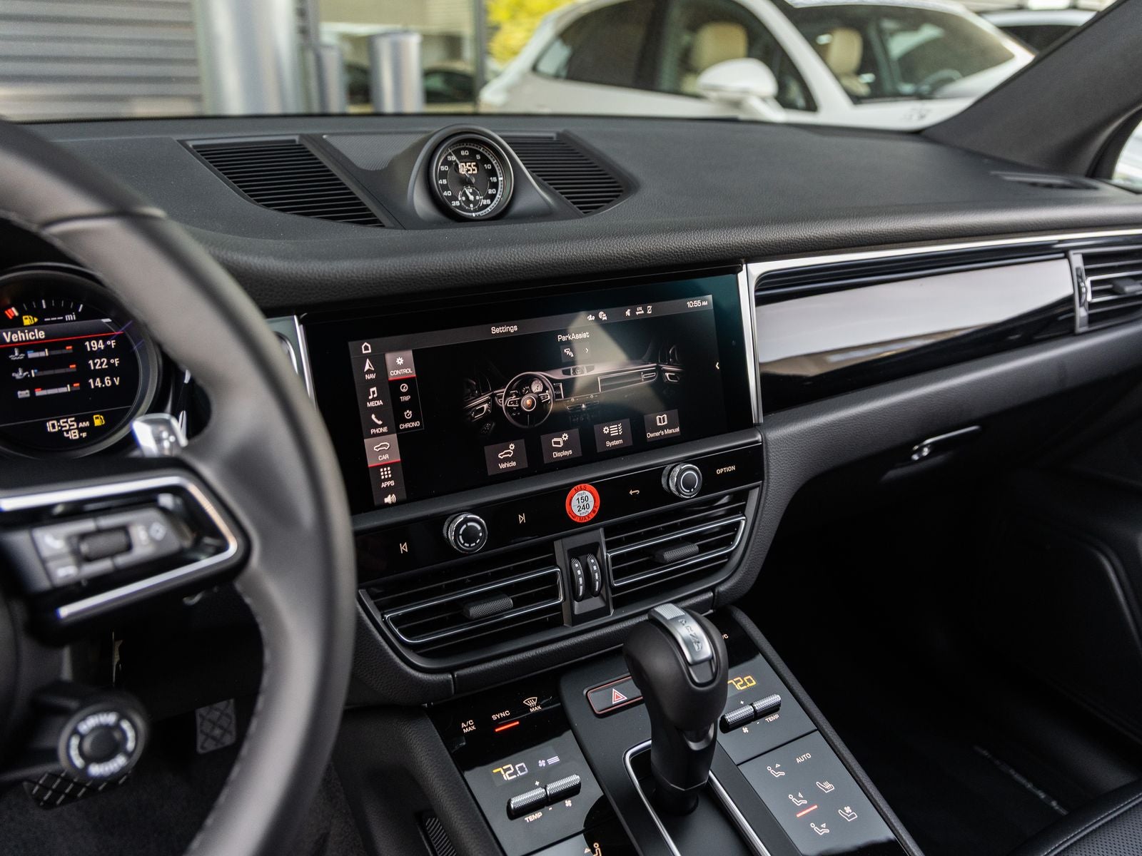 2026 Porsche Macan AWD