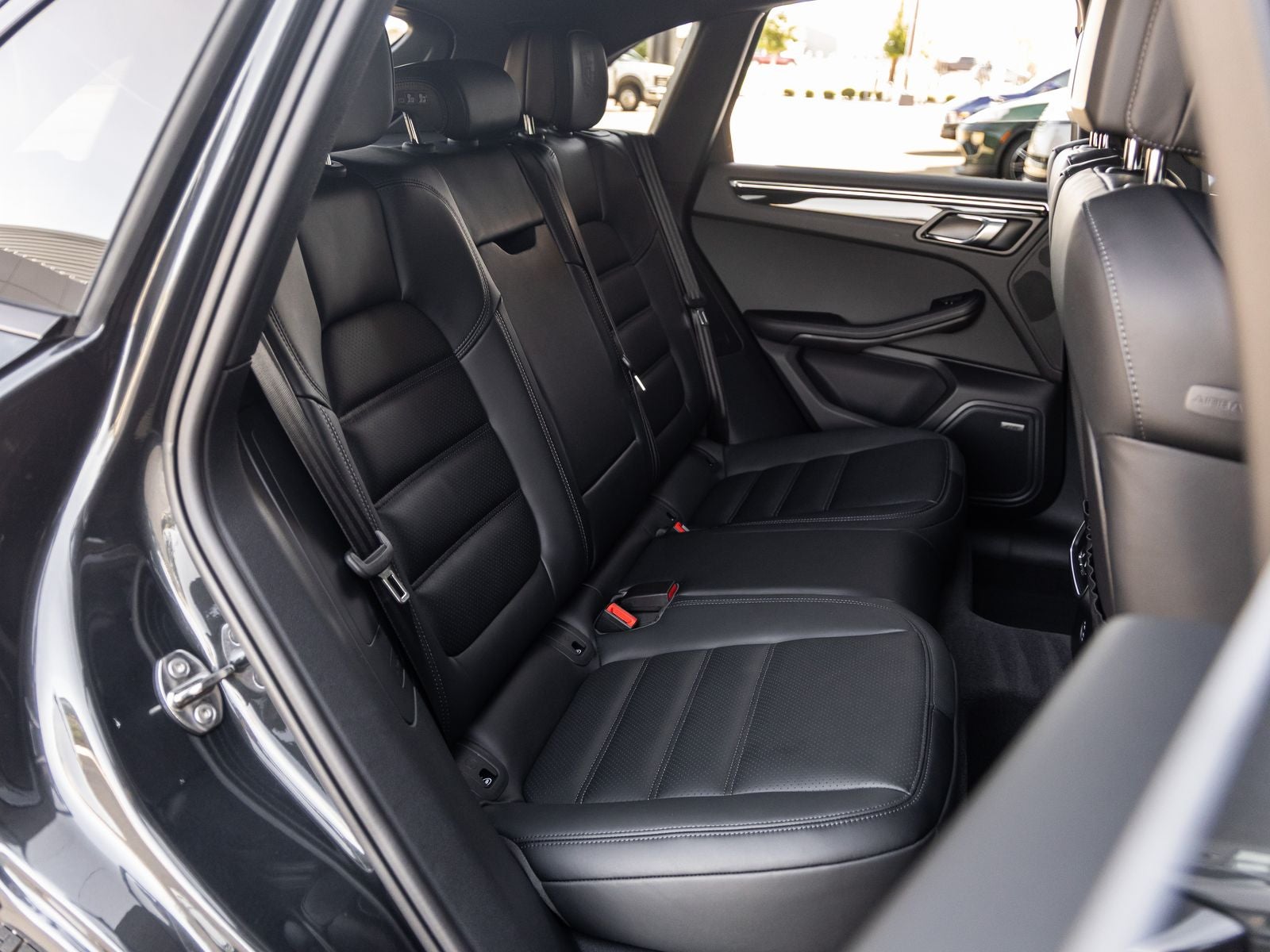 2026 Porsche Macan AWD