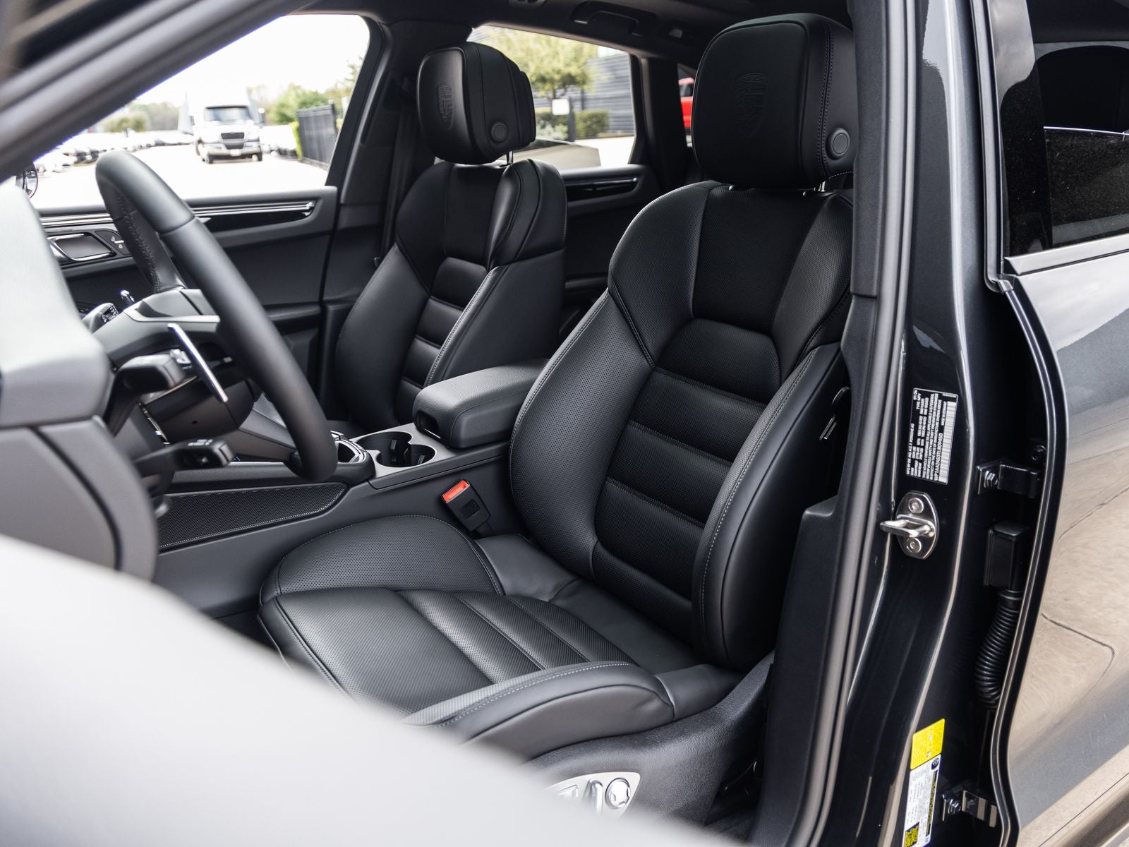 2026 Porsche Macan AWD