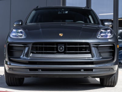 2026 Porsche Macan AWD