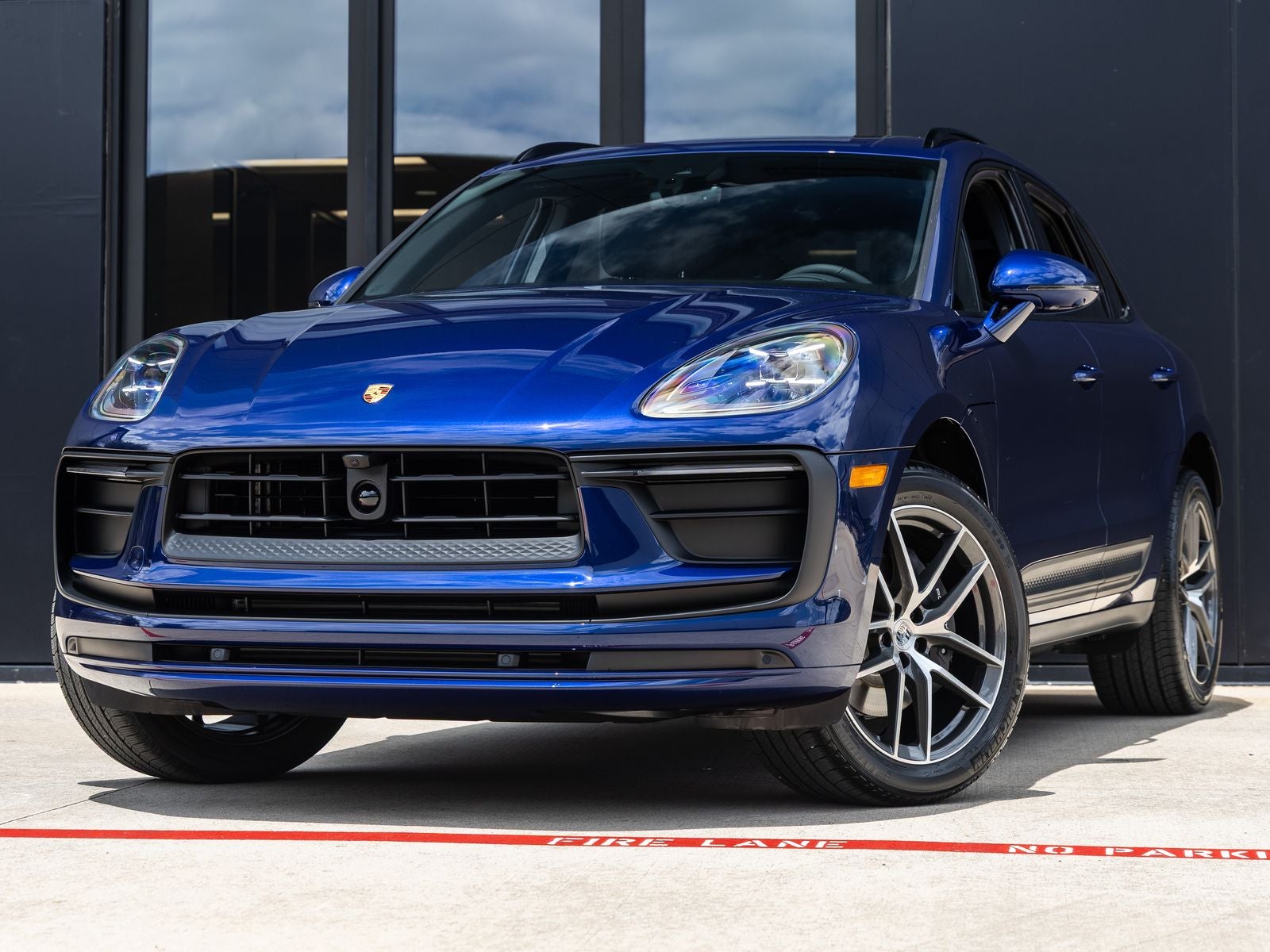 2026 Porsche Macan AWD