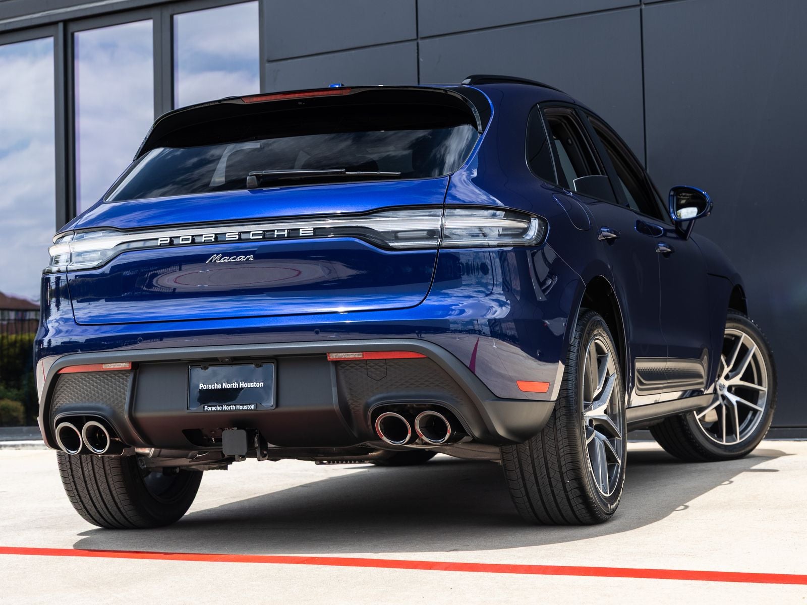 2026 Porsche Macan AWD
