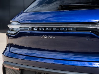 2026 Porsche Macan AWD