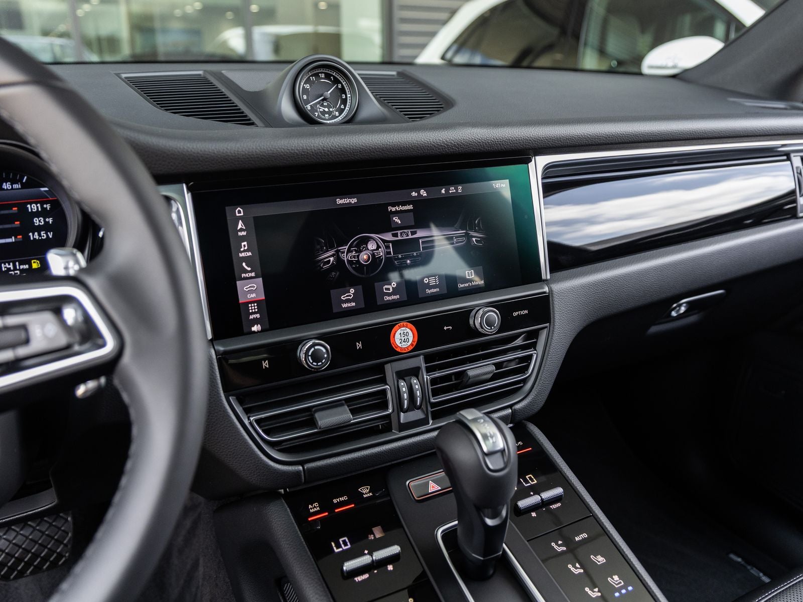 2026 Porsche Macan AWD