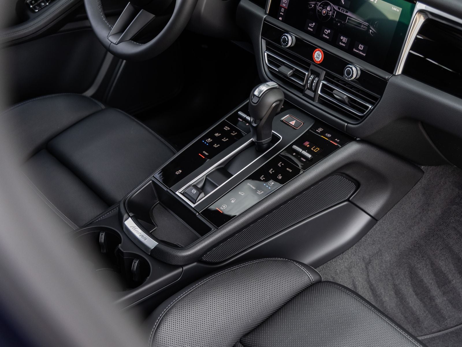 2026 Porsche Macan AWD