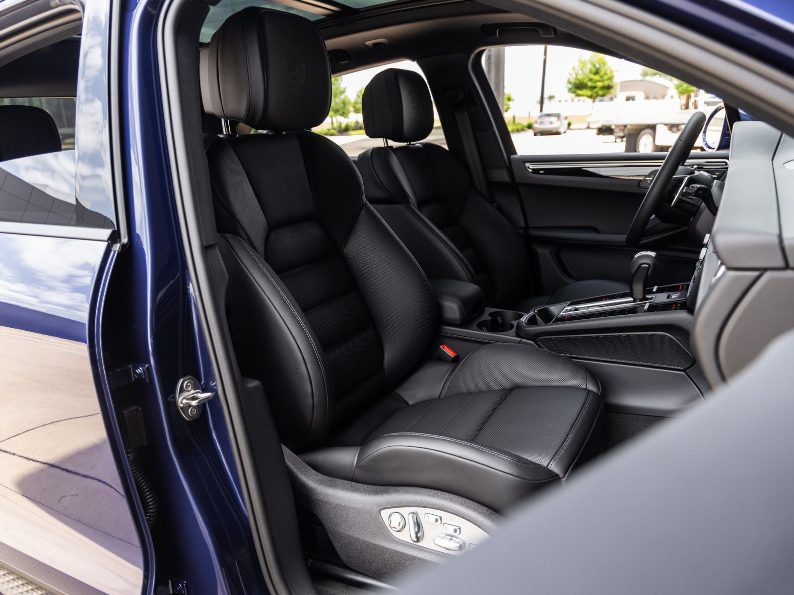2026 Porsche Macan AWD