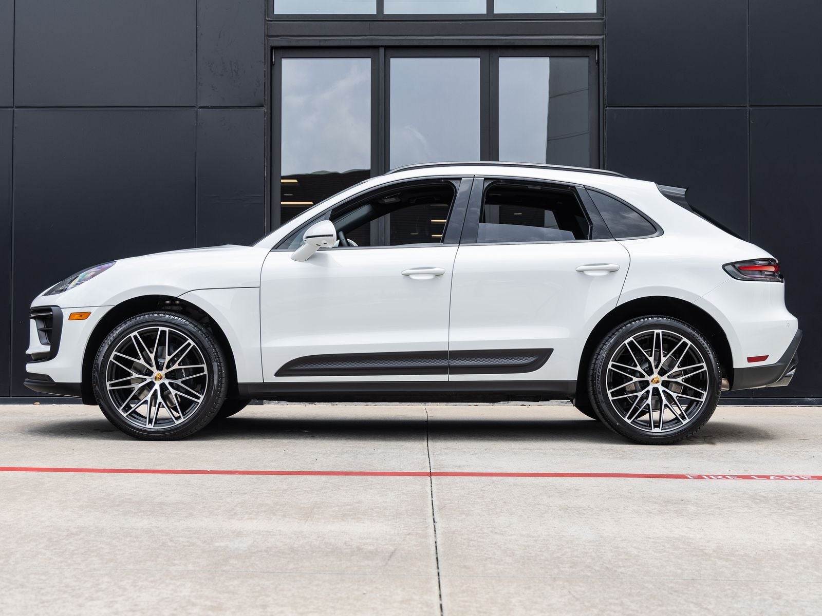2026 Porsche Macan AWD